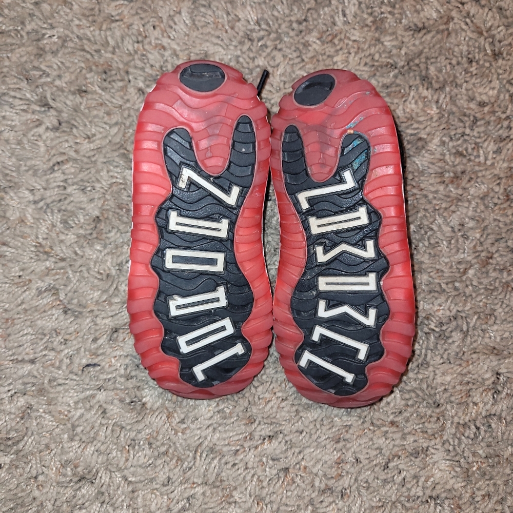 Jordan 11 - Picture 2 of 3